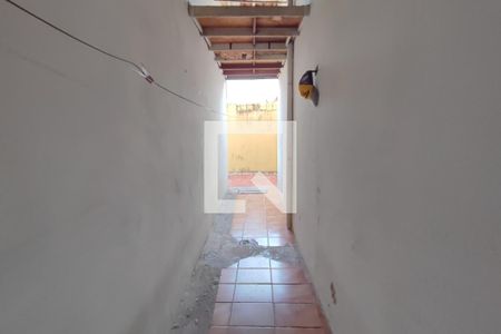 Casa para alugar com 180m², 5 quartos e 4 vagasCorredor - Quintal