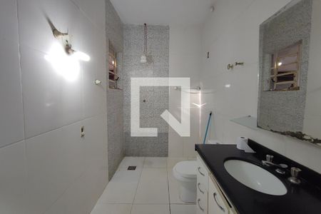 Casa para alugar com 180m², 5 quartos e 4 vagasBanheiro Social