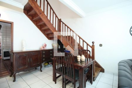 Sala de casa de condomínio à venda com 3 quartos, 120m² em Vila Bertioga, São Paulo