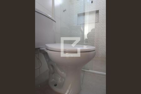 Banheiro de apartamento para alugar com 1 quarto, 28m² em Vila Nivi, São Paulo