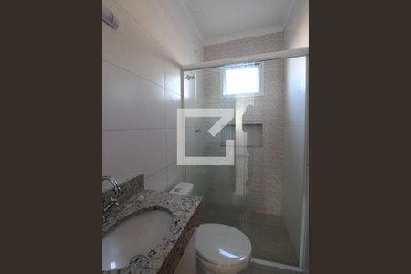 Banheiro de apartamento para alugar com 1 quarto, 28m² em Vila Nivi, São Paulo