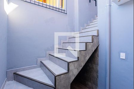 Casa à venda com 180m², 4 quartos e 2 vagasEscada Externa