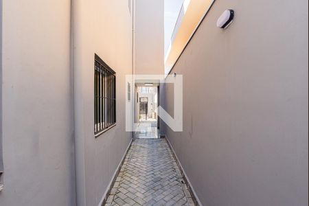 Casa à venda com 180m², 4 quartos e 2 vagasCorredor
