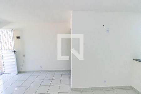 Sala/Quarto de kitnet/studio para alugar com 1 quarto, 25m² em Cordovil, Rio de Janeiro