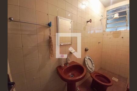 Casa à venda com 180m², 3 quartos e 1 vaga Casa à venda com 180m², 3 quartos e 1 vagaBanheiro