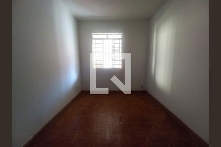 Casa à venda com 3 quartos, 180m² em Esplanada, Belo Horizonte