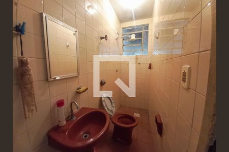 Casa à venda com 180m², 3 quartos e 1 vaga Casa à venda com 180m², 3 quartos e 1 vagaBanheiro