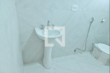 Banheiro 1 de apartamento para alugar com 2 quartos, 75m² em Canto do Forte, Praia Grande