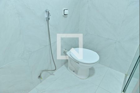 Banheiro 1 de apartamento para alugar com 2 quartos, 75m² em Canto do Forte, Praia Grande
