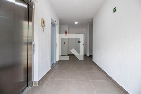 Apartamento à venda com 44m², 2 quartos e 1 vagaHall de entrada