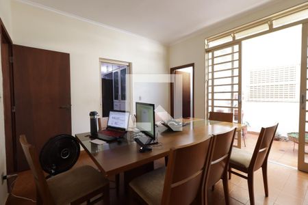 Sala de jantar  de casa para alugar com 4 quartos, 250m² em Jardim Macedo, Ribeirão Preto