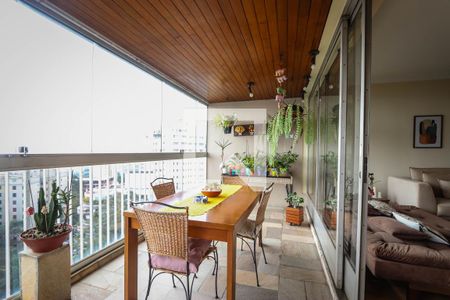 Varanda de apartamento para alugar com 3 quartos, 273m² em Vila Suzana, São Paulo