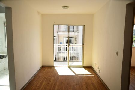 Sala de apartamento para alugar com 2 quartos, 56m² em Centro, Cotia