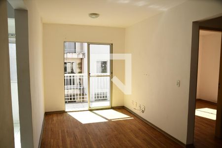 Sala de apartamento para alugar com 2 quartos, 56m² em Centro, Cotia