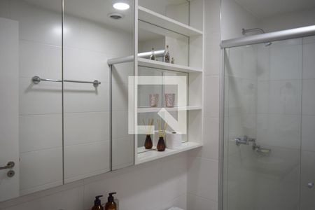 Banheiro de kitnet/studio para alugar com 1 quarto, 35m² em Sumarezinho, São Paulo