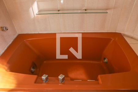 Apartamento à venda com 325m², 5 quartos e 5 vagasBanheiro da Suíte 1