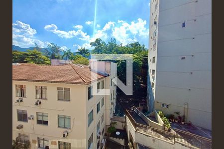 Varanda vista de apartamento à venda com 3 quartos, 103m² em Leblon, Rio de Janeiro