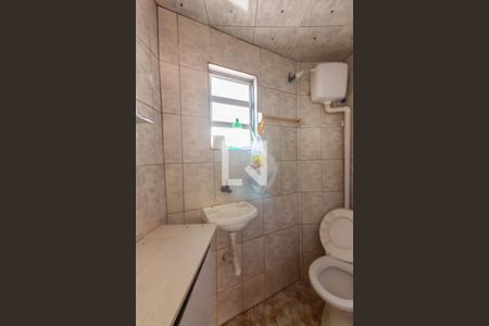 Banheiro de casa para alugar com 2 quartos, 60m² em Vila Osasco, Osasco