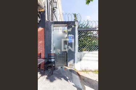 Fachada de casa para alugar com 2 quartos, 60m² em Vila Osasco, Osasco
