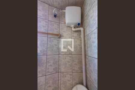 Banheiro de casa para alugar com 2 quartos, 60m² em Vila Osasco, Osasco