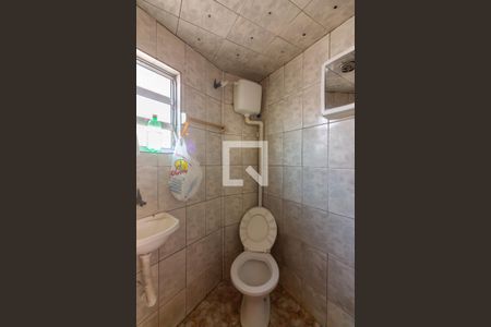 Banheiro de casa para alugar com 2 quartos, 60m² em Vila Osasco, Osasco
