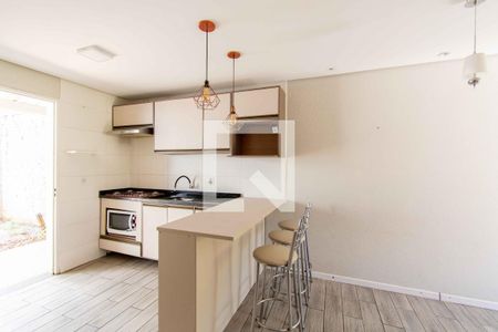 Casa de condomínio à venda com 69m², 2 quartos e 1 vagaCozinha