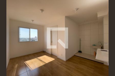 Sala e Cozinha Integrada  de apartamento para alugar com 2 quartos, 35m² em Vila Norma, São Paulo