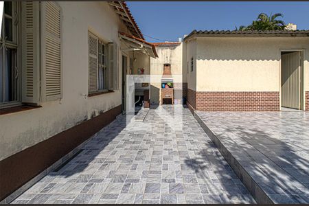 Casa à venda com 87m², 3 quartos e 5 vagas Casa à venda com 87m², 3 quartos e 5 vagasespaço reservado para a churrasqueira e área de serviço_1