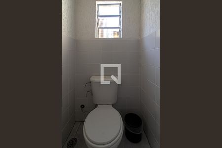 Casa à venda com 87m², 3 quartos e 5 vagas Casa à venda com 87m², 3 quartos e 5 vagasBanheiro de serviço