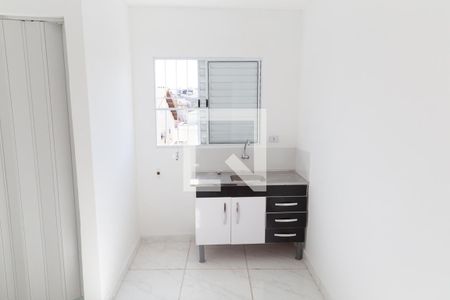 Quarto e cozinha de casa para alugar com 1 quarto, 17m² em Gopouva, Guarulhos