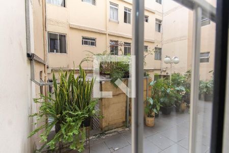 Vista da Sala de apartamento para alugar com 2 quartos, 49m² em Conjunto Residencial José Bonifácio, São Paulo