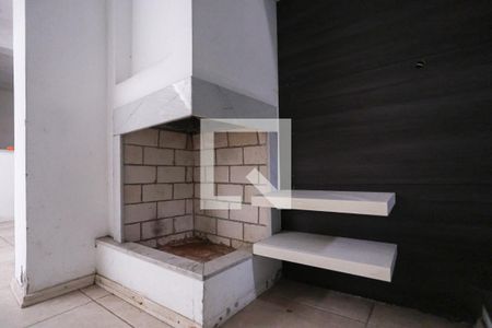 Lareira da sala de casa para alugar com 3 quartos, 110m² em Cidade Baixa, Porto Alegre