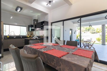 Casa à venda com 207m², 3 quartos e 4 vagasCozinha e sala de jantar