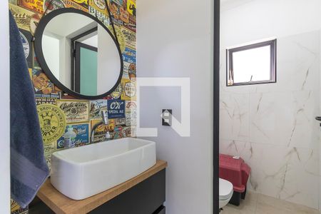 Casa à venda com 207m², 3 quartos e 4 vagasBanheiro do quintal