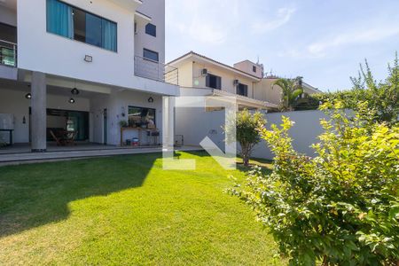 Casa à venda com 207m², 3 quartos e 4 vagasQuintal