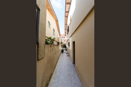 Casa à venda com 150m², 4 quartos e 2 vagasCorredor