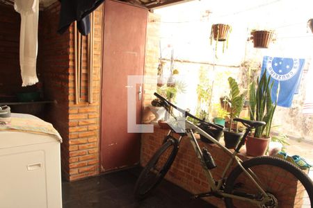 Casa à venda com 73m², 2 quartos e 1 vagaÁrea de Serviço