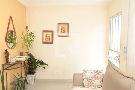 Sala de casa para alugar com 2 quartos, 73m² em Floramar, Belo Horizonte