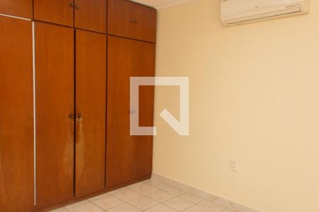 Quarto 1 de casa para alugar com 3 quartos, 120m² em Jardim Piratininga, São Paulo