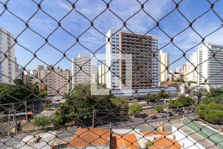 Vista da sacada de apartamento para alugar com 3 quartos, 135m² em Vila Itapura, Campinas