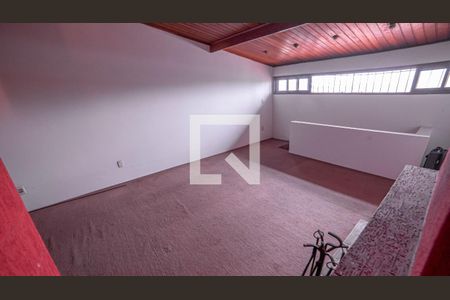 Casa para alugar com 160m², 5 quartos e 2 vagas Casa para alugar com 160m², 5 quartos e 2 vagasQuarto 2 - Suíte