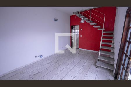 Casa para alugar com 160m², 5 quartos e 2 vagas Casa para alugar com 160m², 5 quartos e 2 vagasÁrea comum