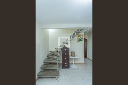Escada de casa à venda com 3 quartos, 240m² em Vila Pirituba, São Paulo
