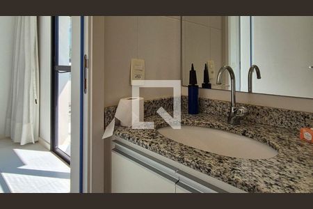 Apartamento à venda com 210m², 4 quartos e 2 vagasBanheiro 