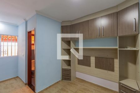 Casa para alugar com 84m², 3 quartos e 2 vagasSuíte