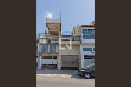 Casa para alugar com 84m², 3 quartos e 2 vagasFachada