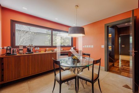 Casa à venda com 373m², 4 quartos e 4 vagasSala de Jantar