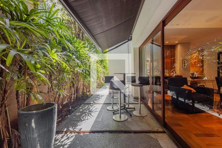 Varanda da Sala de casa à venda com 4 quartos, 373m² em Alto de Pinheiros, São Paulo