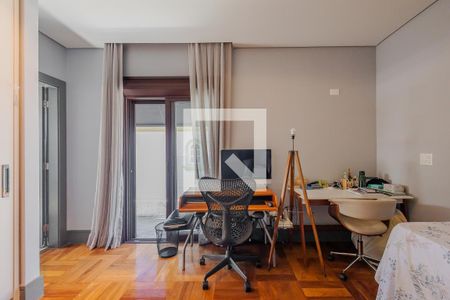 Casa à venda com 373m², 4 quartos e 4 vagasSuíte 2