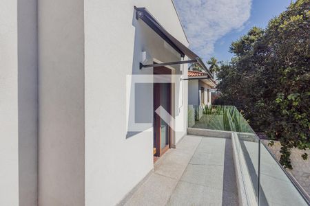 Casa à venda com 373m², 4 quartos e 4 vagasVaranda da Suíte 3